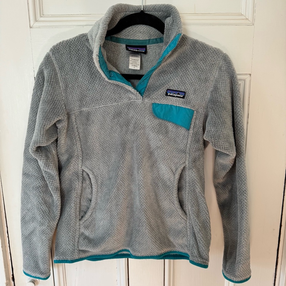 Patagonia Gray and Teal Synchilla Snap-T Fleece Pullover